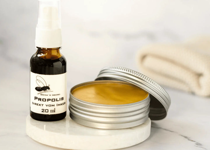 Propolis mit Sprühkopf mit einem Produkt aus dem Bienenvolk direkt vom Imker
